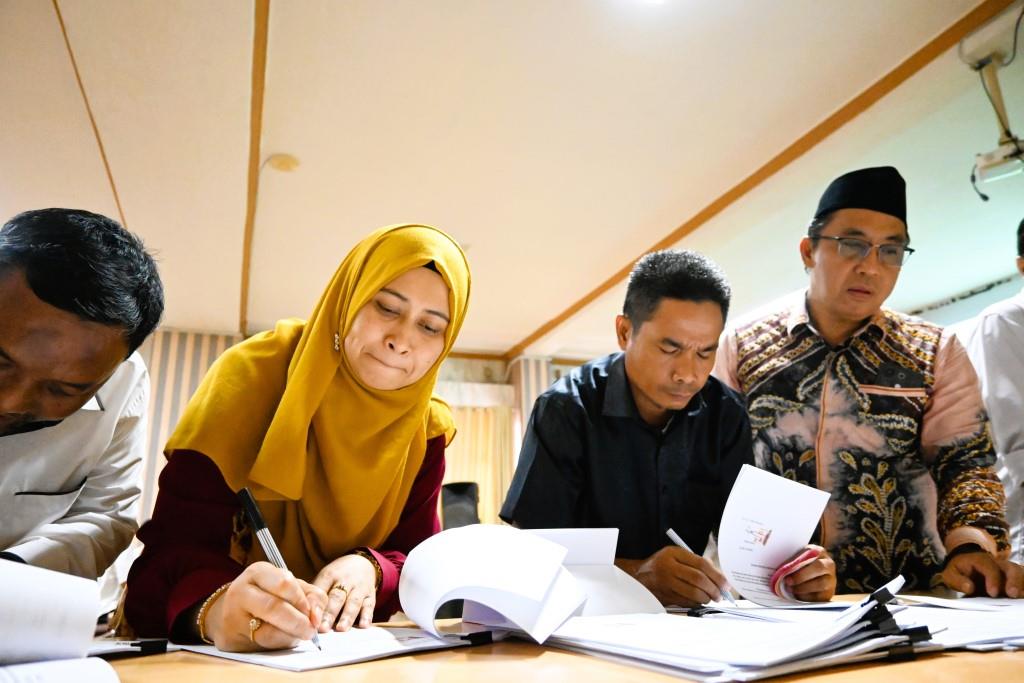 Proses penandatangan SPK di Gedung PSB Kampus 1