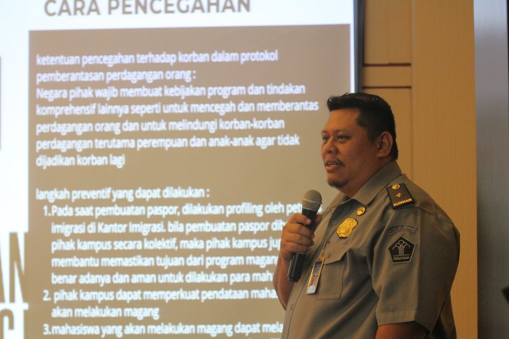 Sesi paparan materi dari Kanwil Kemenkumham Kalsel (Foto:Kemenkumham Kalsel)