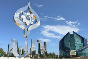 Logo UIN Antasari dan Gedung Rektorat Kampus 2 (Foto:Dokhum 2023)