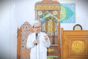 Rektor UIN Antasari Prof. Dr. H. Mujiburrahman, M.A. saat membuka Program Pemondokan Tahap III 2024/2025 (Foto:Humas)