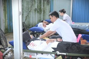 Suasana donor darah di Klinik Kesehatan Kampus 1 UIN Antasari (Foto:Humas/Jamal Ripani)