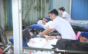 Suasana donor darah di Klinik Kesehatan Kampus 1 UIN Antasari (Foto:Humas/Jamal Ripani)