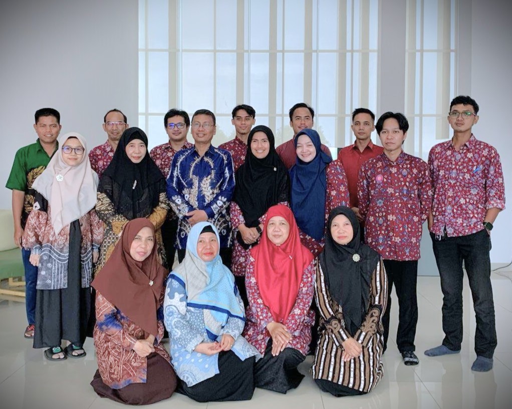 Foto bersama usai kunjungan.