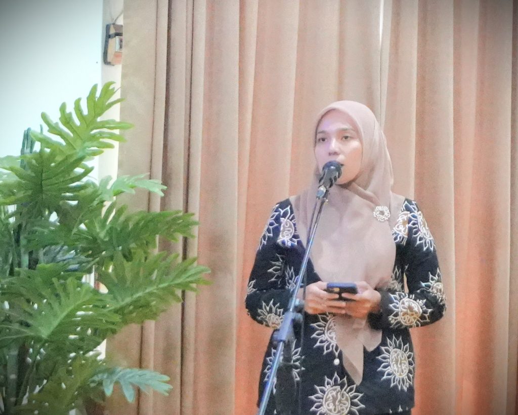 MC saat memandu jalannya pembukaan acara (Foto:Humas/Jamal Ripani)