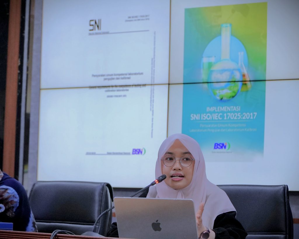 Nawwal Hikmah, S.Si., M.Sc. saat memaparkan materinya (Foto:Humas)