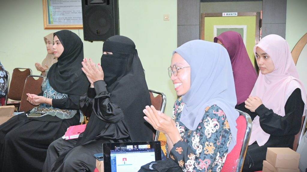 Para peserta saat mengikuti pembukaan acara (Foto:Humas/Jamal Ripani)