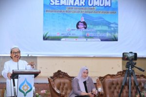 Rektor UIN Antasari Prof. Dr. H. Mujiburrahman, M.A. saat memberikan arahan (Foto:Humas/Jamal Ripani)
