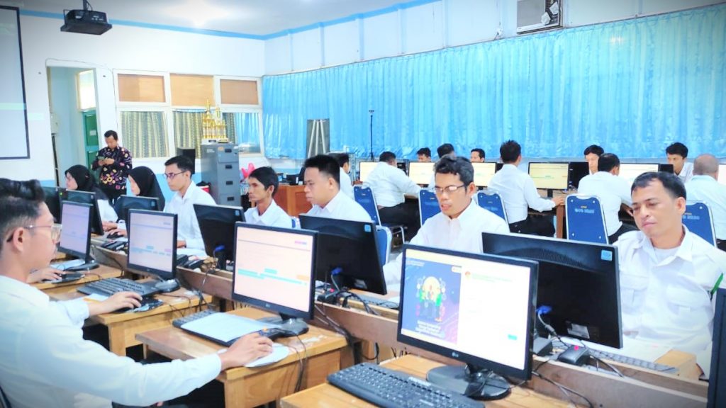 Suasana SKTT yang diikuti para tenaga honorer UIN Antasari (Foto:Tim Kepegawaian)