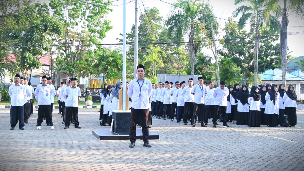 Suasana apel mingguan yang lengkap dihadiri PPPK Tahap 1 2024 (Foto:Humas/Jamal Ripani)