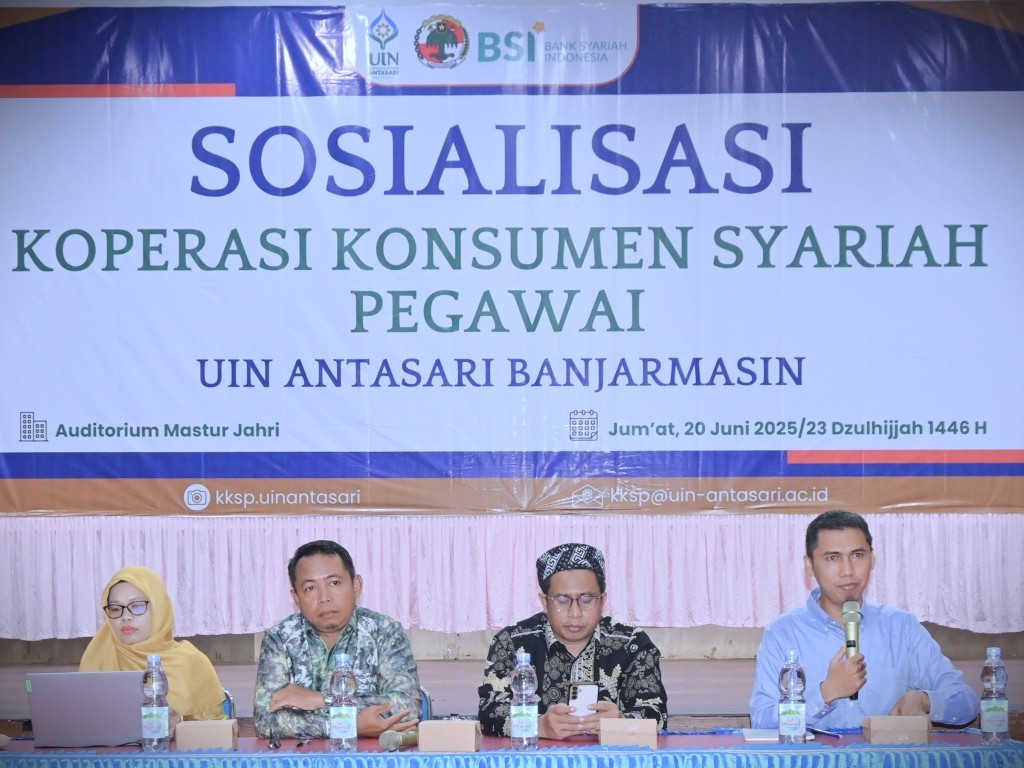 Dr. Ilham Akbar, M.Kn. saat memandu jalannya pembukaan acara (Foto:Humas/Jamal Ripani)