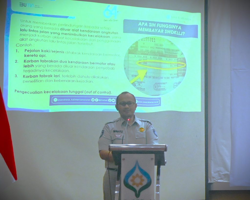 Kanit Human Capital dan Umum PT Jasa Raharja Kanwil Kalsel Wahyu Noor Wibowo, S.E., Ak., CPA saat memaparkan materi (Foto:Humas/Jamal Ripani)