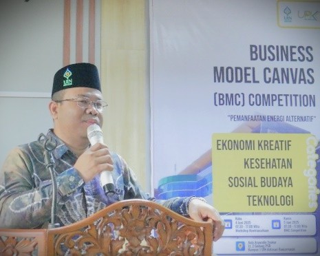 Kepala UPKK UIN Antasari saat menyampaikan laporan.