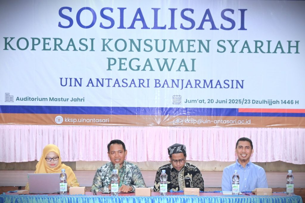 Ketua KKS Pegawai UIN Antasari M. Adriani Yulizar, S.Ag., M.A. saat memberikan sambutan (Foto:Humas/Jamal Ripani)