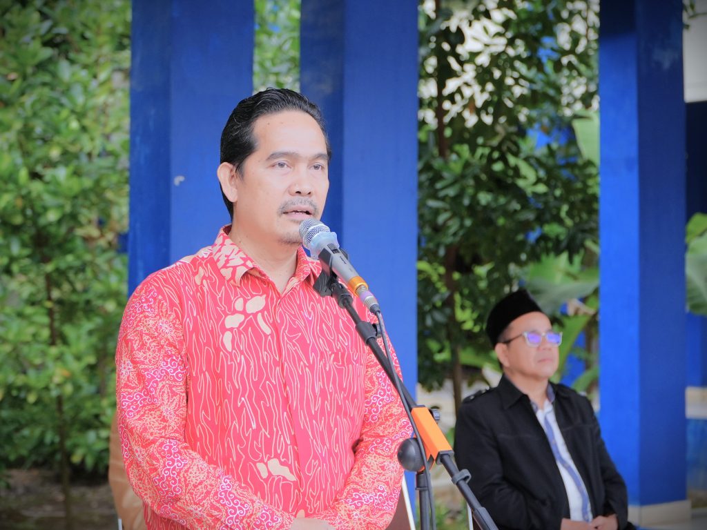 Ketua LP2M UIN Antasari Dr. Muhammad Zainal Abidin, M.Ag. saat menyampaikan laporan (Foto:Humas)