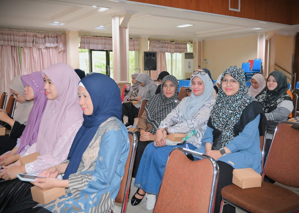 Para pegawai UIN Antasari saat mengikuti acara (Foto:Humas/Jamal Ripani)