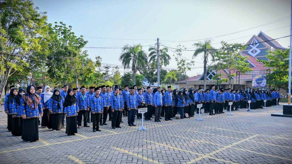 Para pegawai baru ikuti perdana Apel Kesadaran Nasional di UIN Antasari (Foto:Humas/Jamal Ripani)