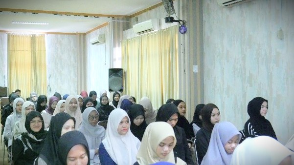 Para peserta saat sedang mengikuti workshop