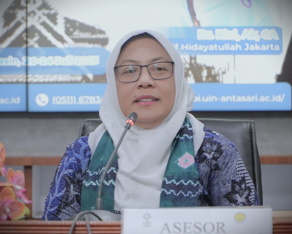 Asesor I Prof. Dr. Nisful Laila, S.E., M.Com. saat memberikan sambutan (Foto:Humas)