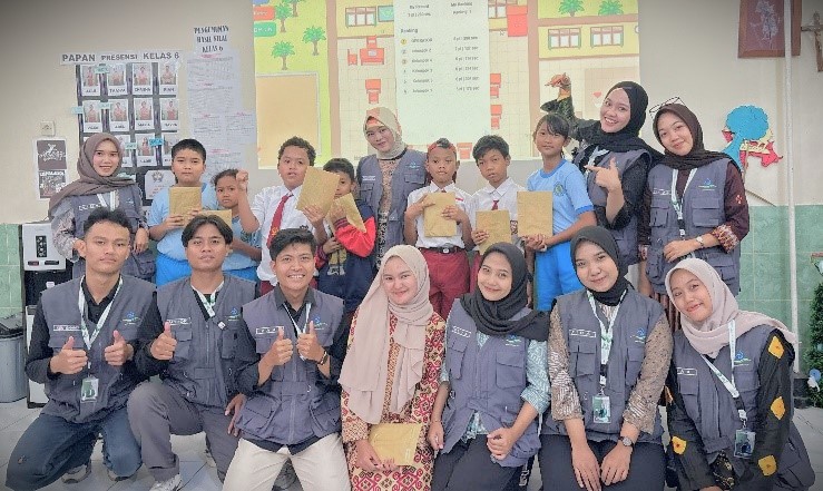 Foto bersama usai kegiatan edukasi.