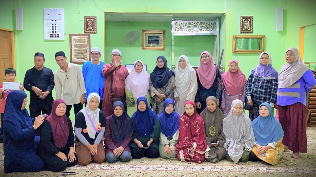 Foto bersama usai kegiatan. - kompres