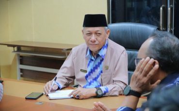 Karo AAKK UIN Antasari Dr. H. Ridwansyah, M.Si. saat memimpin rakor perdana (Foto:Humas/Haitami)