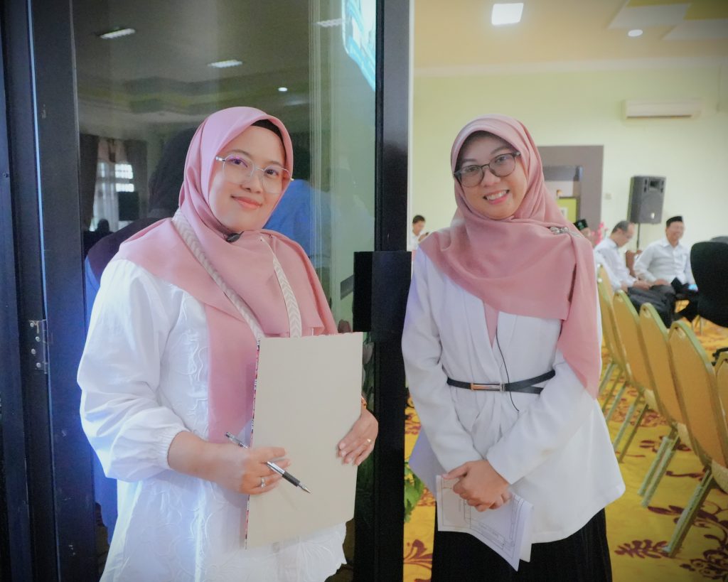 Para dosen saat bersiap menyukseskan acara (Foto:Humas)