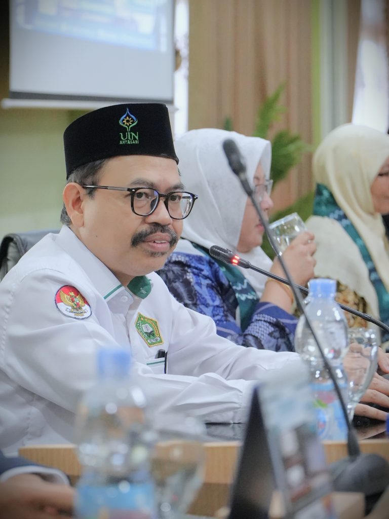 Rektor UIN Antasari saat memberikan sambutan (Foto:Humas)