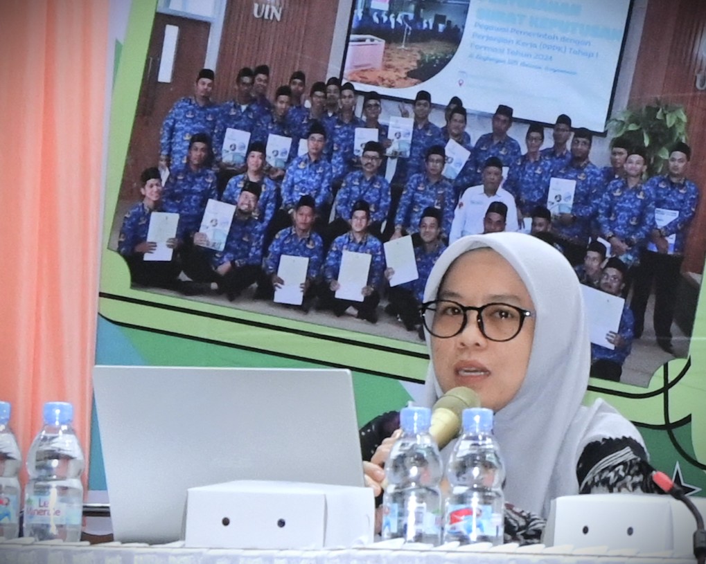 Siti Elfa Fakhriyah, S.Th.I. saat menyampaikan materi (Foto:Humas/Jamal Ripani)
