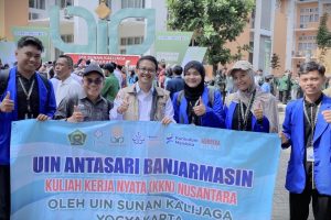 kompres - Foto bersama rombongan KKN Nusantara dari UIN Antasari dengan Rektor UIN Sunan Kalijaga
