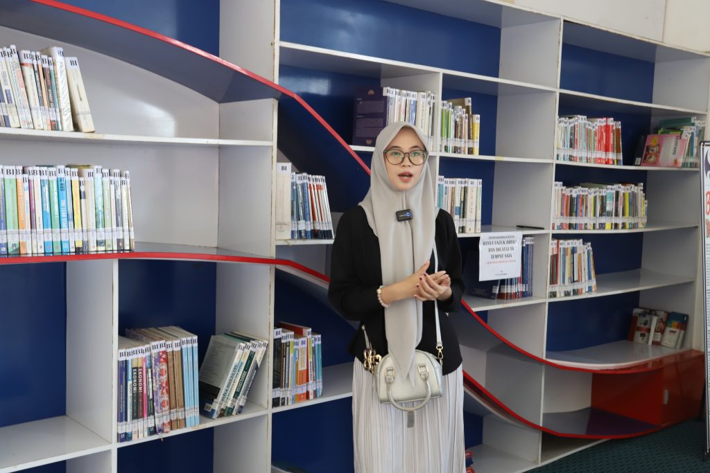 Alya saat diwawancarai (Foto:Humas/Rudy Hermawan)