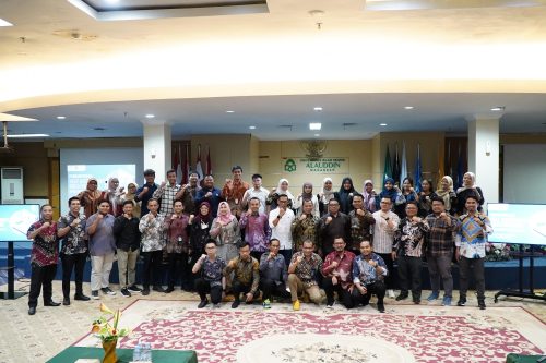 Pemateri dan peserta kegiatan SAQ PPID melakukan foto bersama pada hari kedua. (Foto: Dokumentasi UIN Alauddin Makassar)