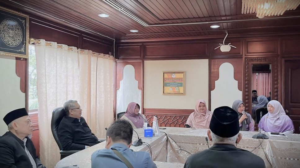 Suasana diskusi penuh keakraban.