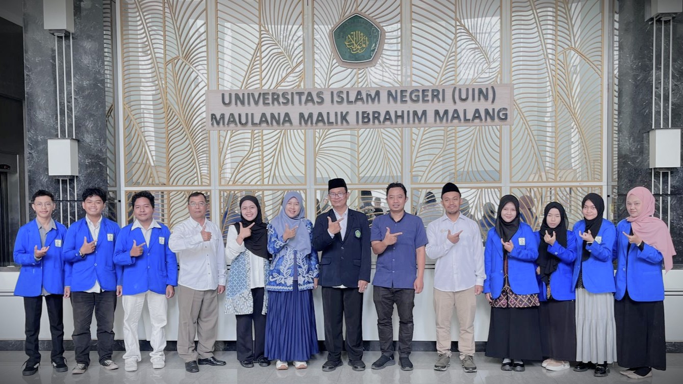 Foto bersama di Rektorat UIN Malang.