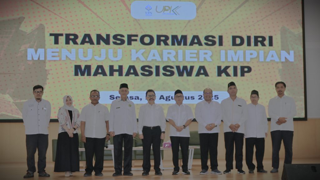 Foto bersama jajaran pimpinan dan narasumber usai pembukaan (Foto:Humas/Jamal Ripani)