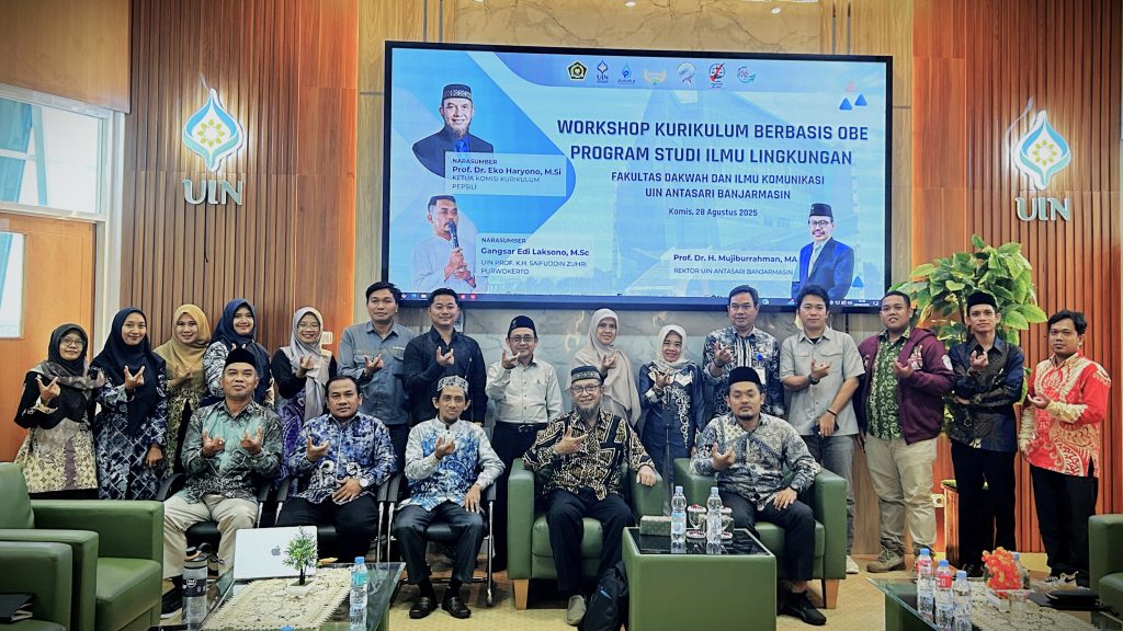 Foto bersama usai FGD.