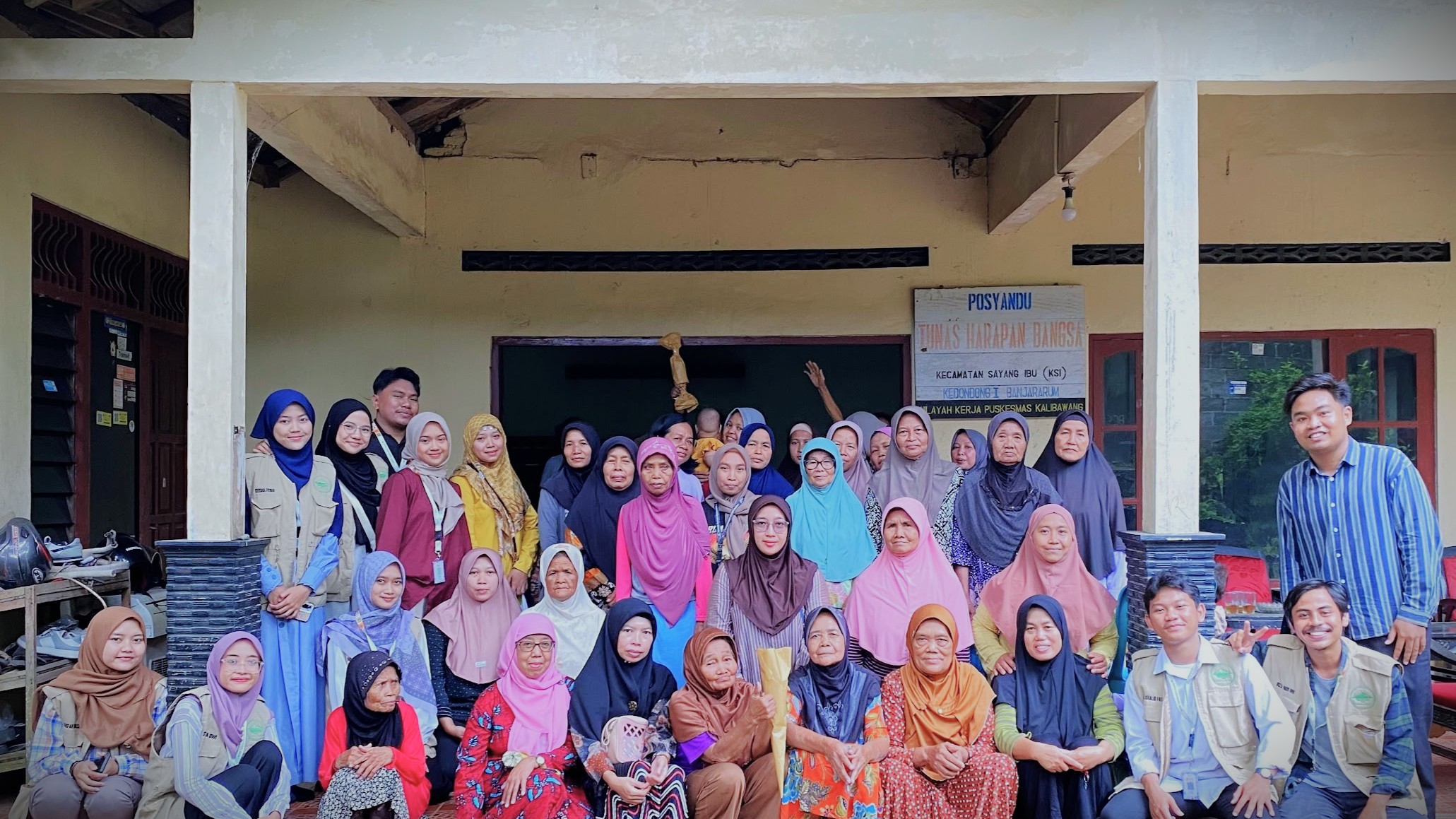 Foto bersama usai acara.