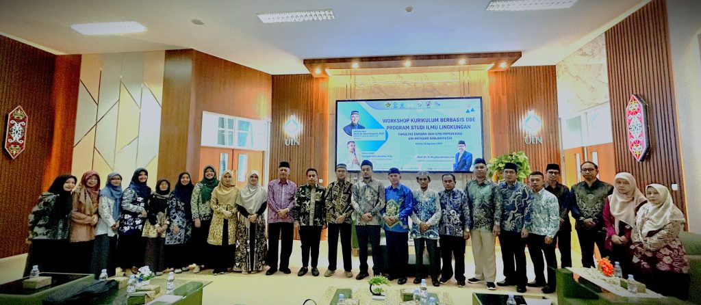 Foto bersama usai pembukaan.