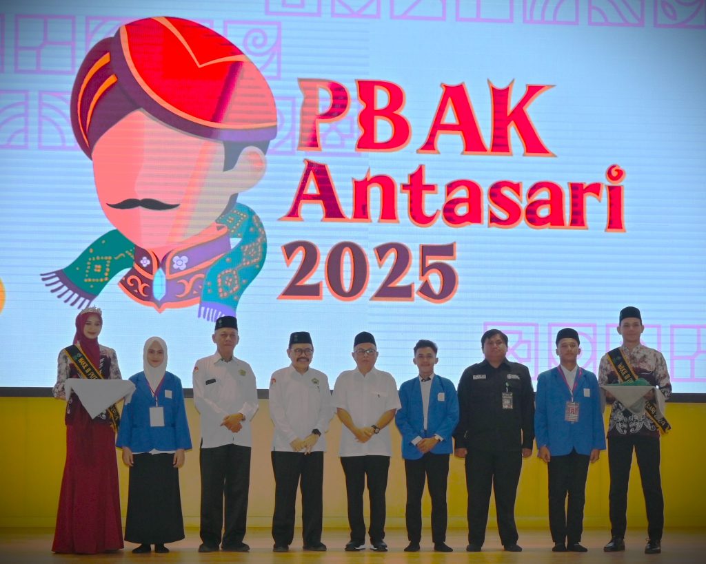 Foto bersama usai pembukaan (Foto:Humas/Jamal Ripani)