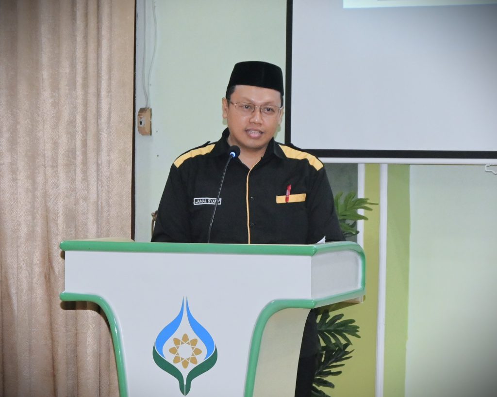 Jamal Syarif, M.Ag. saat menyampaikan laporan (Foto:Humas/Jamal Ripani)