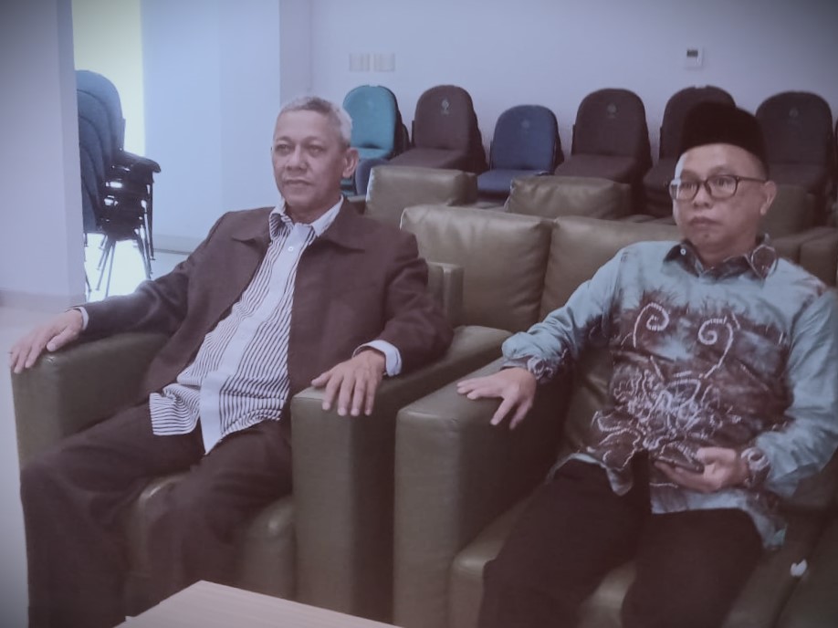 Karo AAKK serta Wakil Rektor Bidang Kemahasiswaan dan Kerja Sama UIN Antasari saat memantau persiapan PBAK 2025 (Foto:Humas/Jamal Ripani)