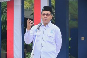 Ketua LPM UIN Antasari Prof. Dr. Syaugi Mubarak Seff, M.A., M.A. saat menjadi pembina apel pagi, 25 Agustus 2025 (Foto:Humas/Jamal Ripani)