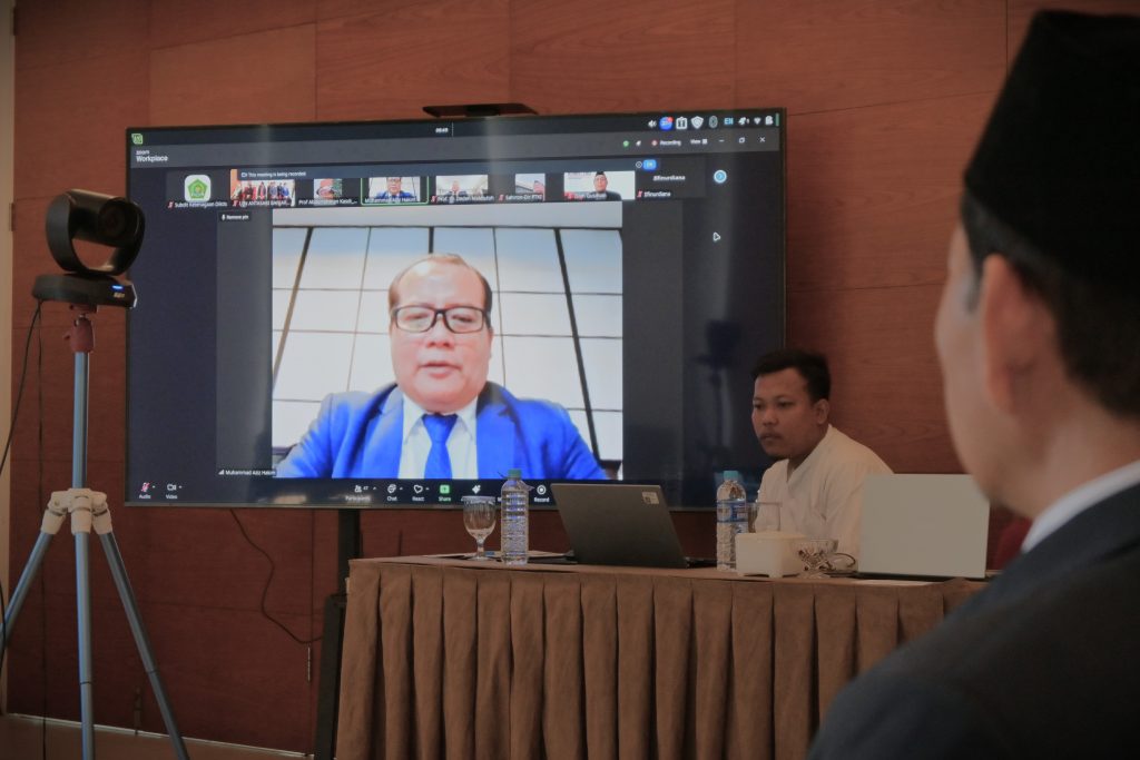 Muhammad Aziz Hakim, M.H. saat menyampaikan laporan (Foto:Humas)