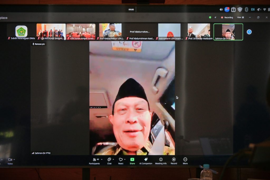 Prof. Dr. Phil. Sahiron, M.A. saat resmi membuka uji kompetensi (Foto:Humas)