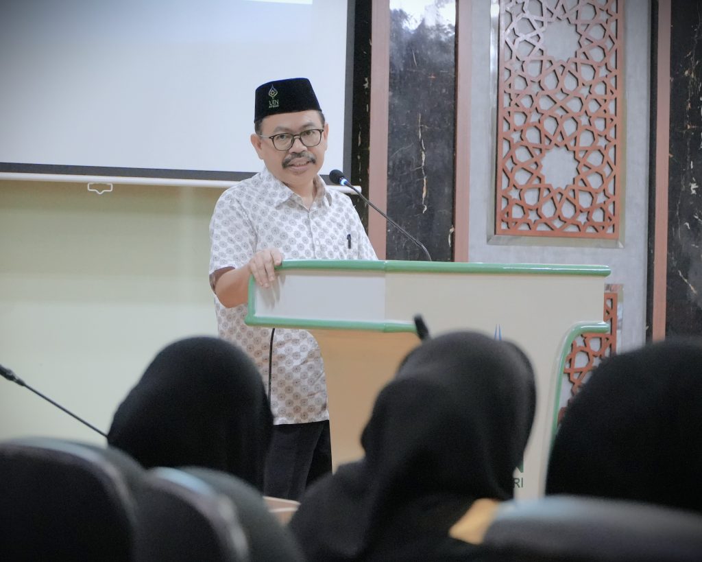 Rektor saat memberikan arahan (Foto:Humas/Rudy Hermawan)