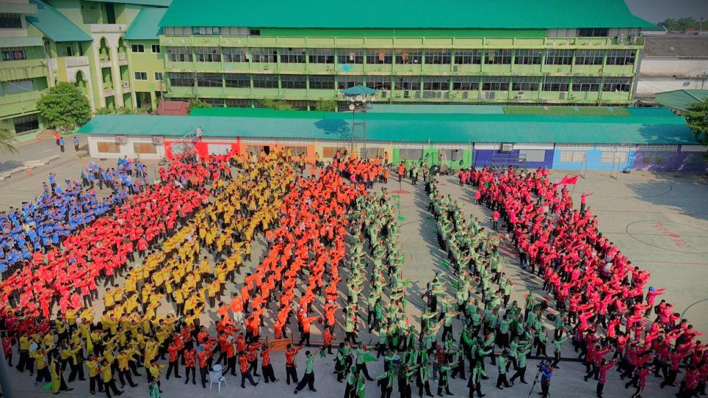 Suasana senam bersama di Thamavitya Mulniti School.