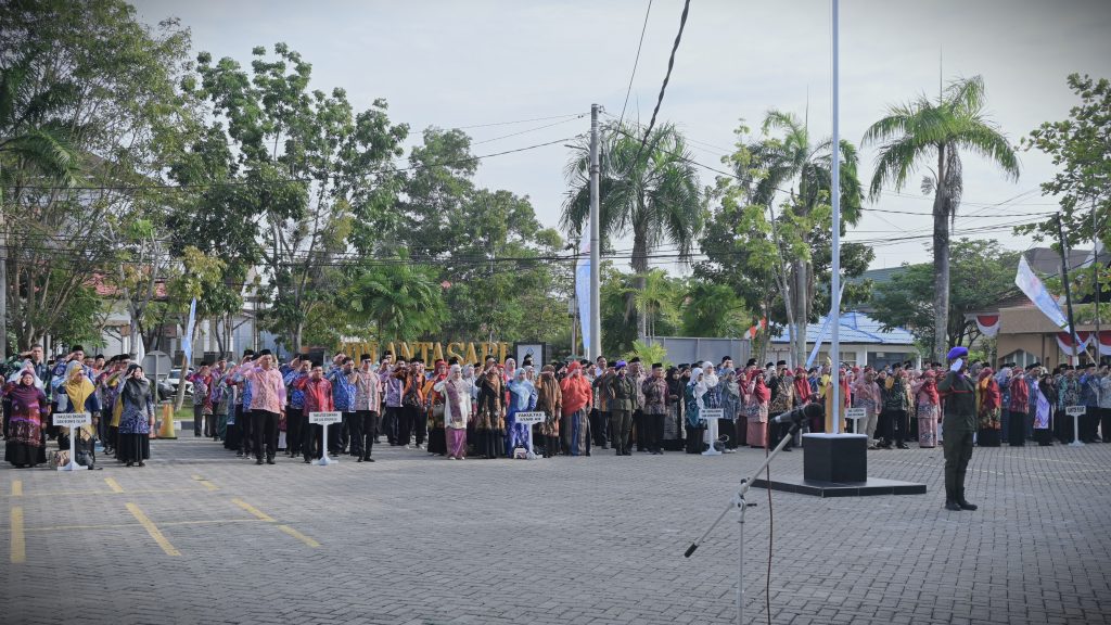 Suasana Upacara HUT ke-80 RI di UIN Antasari (Foto:Humas/Jamal Ripani)