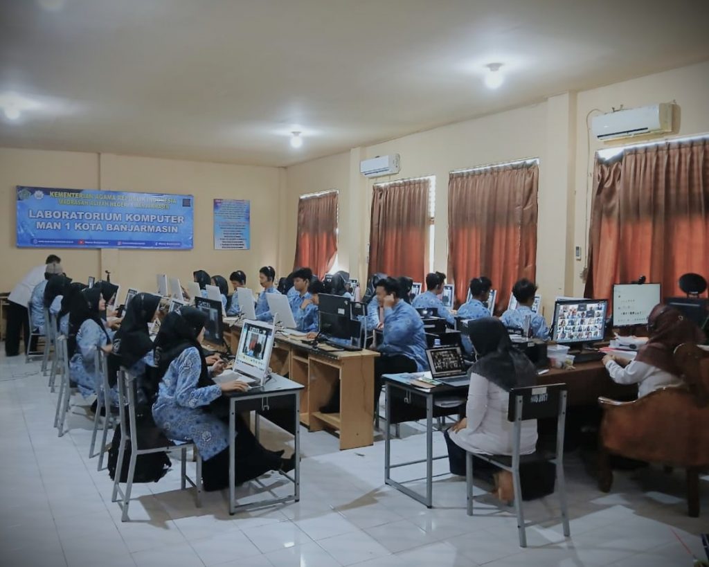 Suasana pertemuan daring di MAN 1 Banjarmasin (Foto:Humas MAN 1)
