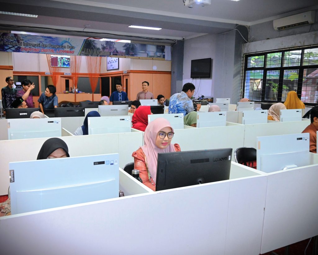 Suasana raker di Laboratorium Komputer Kampus 1 (Foto:Humas/Jamal Ripani)