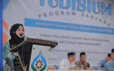 Aulia Rahmi, S.Ag. saat menyampaikan kesan dan pesan (Foto:Humas/Jamal Ripani)