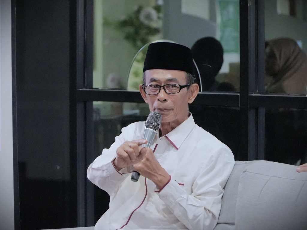 Dr. H. Mukhyar Sani, M.A. saat memberikan materi.